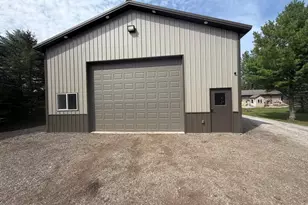 472 River Dr, Farmington, WI 53021 - Photo 3