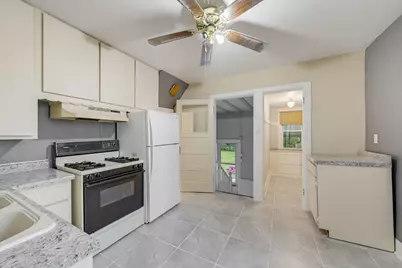 1021  Wilson Ave, Sheboygan, WI 53081 - Photo 9