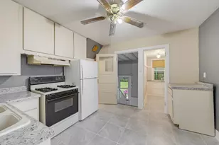 1021 Wilson Ave, Sheboygan, WI 53081 - Photo 9