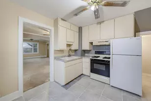1021 Wilson Ave, Sheboygan, WI 53081 - Photo 11