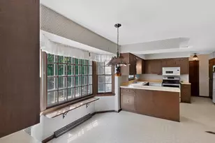 18075 Whipple Tree Ct, Brookfield, WI 53045 - Photo 5