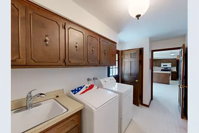 18075  Whippletree Ct, Brookfield, WI 53045 - Photo 15