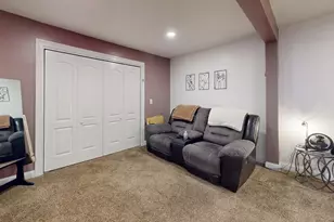 9205 S Chicago Rd, Oak Creek, WI 53154 - Photo 17