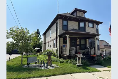 811  State St, Manitowoc, WI 54220 - Photo 1