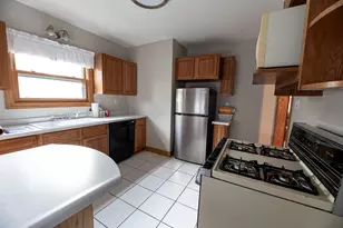 2077 S 107th St, West Allis, WI 53227 - Photo 9