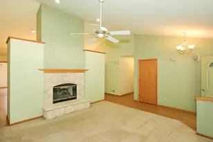 6652 S Scenic Ct, Franklin, WI 53132 - Photo 5