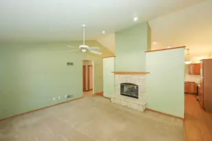 6652 S Scenic Ct, Franklin, WI 53132 - Photo 3