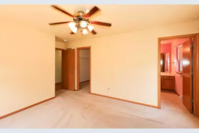 6652 S Scenic Ct, Franklin, WI 53132 - Photo 19