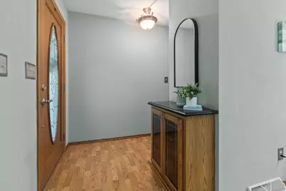 S25W27059  Winnebago Way, Waukesha, WI 53188 - Photo 5