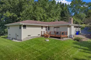 S25W27059 Winnebago Way, Waukesha, WI 53188 - Photo 3
