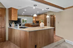S25W27059 Winnebago Way, Waukesha, WI 53188 - Photo 17