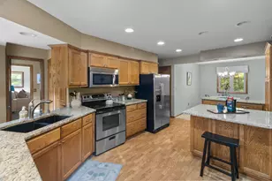 S25W27059 Winnebago Way, Waukesha, WI 53188 - Photo 15