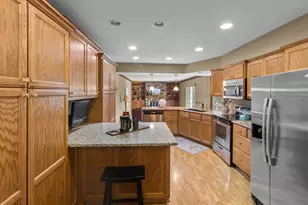 S25W27059 Winnebago Way, Waukesha, WI 53188 - Photo 13
