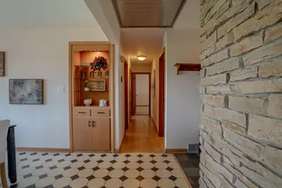 N124W18420  Lovers Ln, Germantown, WI 53022 - Photo 9