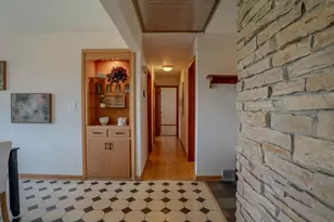N124W18420 Lovers Ln, Germantown, WI 53022 - Photo 9
