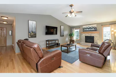 8313  Whitetail Dr, Racine, WI 53406 - Photo 13