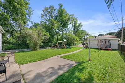 3354 S Burrell St, Milwaukee, WI 53207 - Photo 15