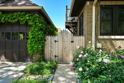 2405 N 73rd St, Wauwatosa, WI 53213 - Photo 49
