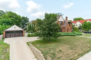1529 Cass St, La Crosse, WI 54601 - Photo 3