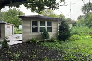 7105 Old Spring St, Racine, WI 53406 - Photo 7