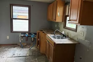 7105 Old Spring St, Racine, WI 53406 - Photo 23