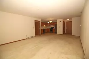 715 Canterberry Ct, West Bend, WI 53090 - Photo 9