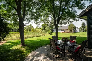 1052 Summer Creek Rd, Oconomowoc, WI 53066 - Photo 23