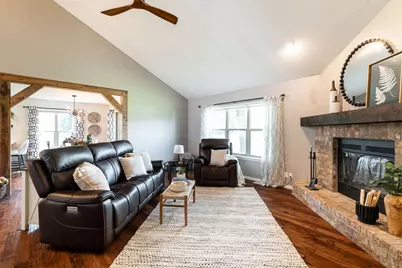 1052  Summer Creek Rd, Oconomowoc, WI 53066 - Photo 7