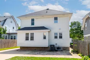 7442 Lincoln Pl, Wauwatosa, WI 53213 - Photo 27