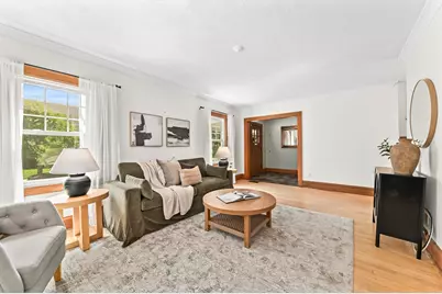 7442  Lincoln Pl, Wauwatosa, WI 53213 - Photo 7