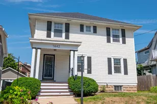 7442 Lincoln Pl, Wauwatosa, WI 53213 - Photo 29
