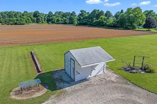 332 4 Mile Rd, Racine, WI 53402 - Photo 9
