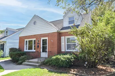 7937 W Townsend St, Milwaukee, WI 53222 - Photo 3