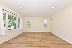 7937 W Townsend St, Milwaukee, WI 53222 - Photo 5