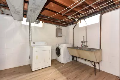 7937 W Townsend St, Milwaukee, WI 53222 - Photo 25