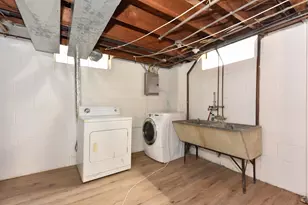 7937 W Townsend St, Milwaukee, WI 53222 - Photo 25