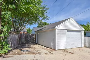 7937 W Townsend St, Milwaukee, WI 53222 - Photo 31