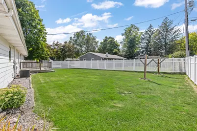 1125  Western Ave, Kewaskum, WI 53040 - Photo 9
