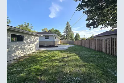 2997 S 105th St, West Allis, WI 53227 - Photo 31