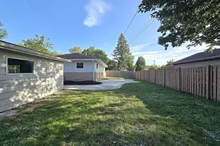 2997 S 105th St, West Allis, WI 53227 - Photo 31
