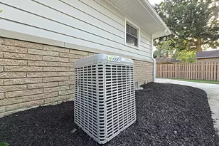 2997 S 105th St, West Allis, WI 53227 - Photo 29