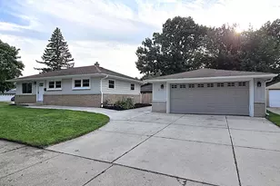 2997 S 105th St, West Allis, WI 53227 - Photo 39