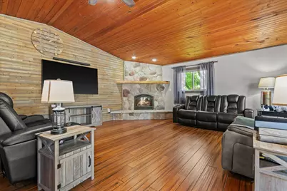 N120W15982  Freistadt Rd, Germantown, WI 53022 - Photo 3