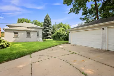 825  St Patrick St, Racine, WI 53402 - Photo 17