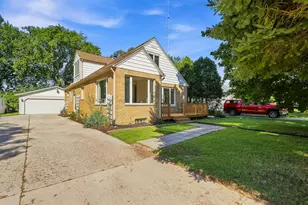 1004 N 37th St, Sheboygan, WI 53081 - Photo 1