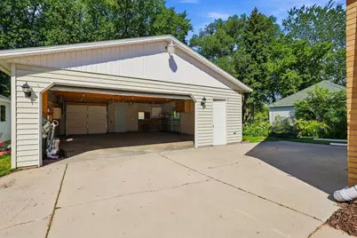 1004 N 37th St, Sheboygan, WI 53081 - Photo 3