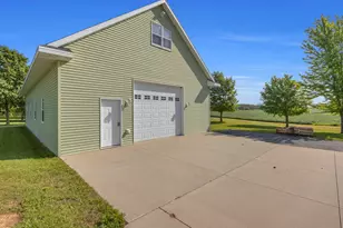 W4231 Laurel Ln, Taycheedah, WI 54937 - Photo 35