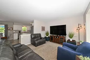 2846 W Briarwood Dr, Franklin, WI 53132 - Photo 5