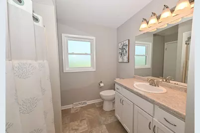 2846 W Briarwood Dr, Franklin, WI 53132 - Photo 21