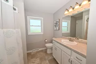 2846 W Briarwood Dr, Franklin, WI 53132 - Photo 21